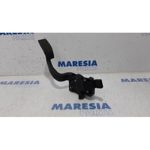 Opel - Combo - Gaspedalposition Sensor