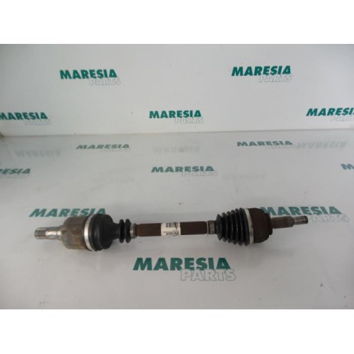 Renault - Megane - Aandrijfas links-voor