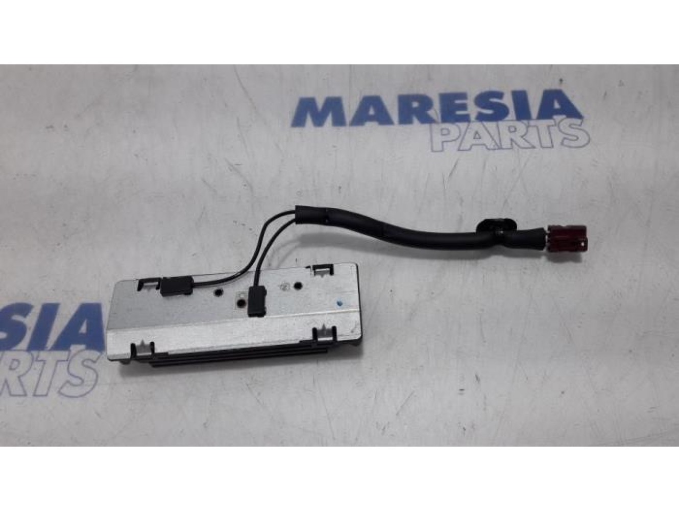 Peugeot - RCZ - GPS antenna