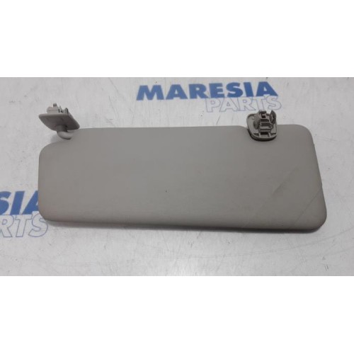 Renault - ZOE - Sun visor
