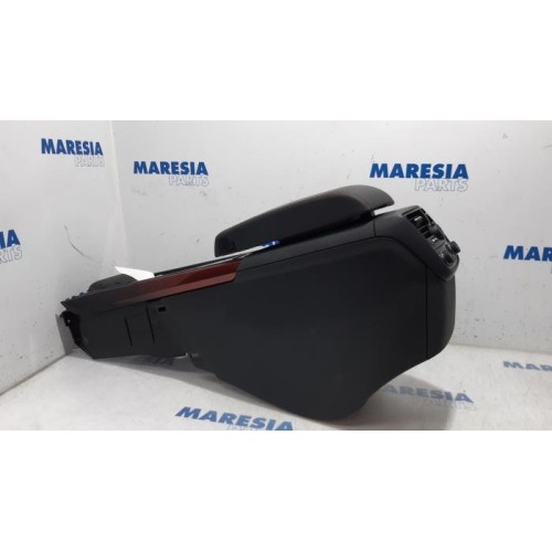 Peugeot - 508 - Middle console