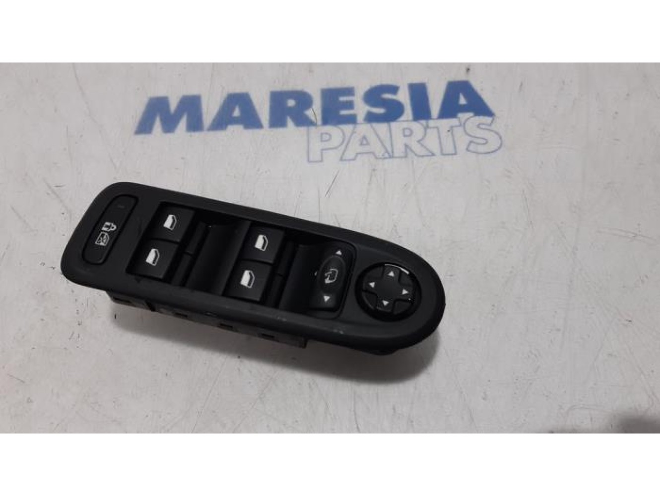Peugeot - 508 - Multi-functional window switch