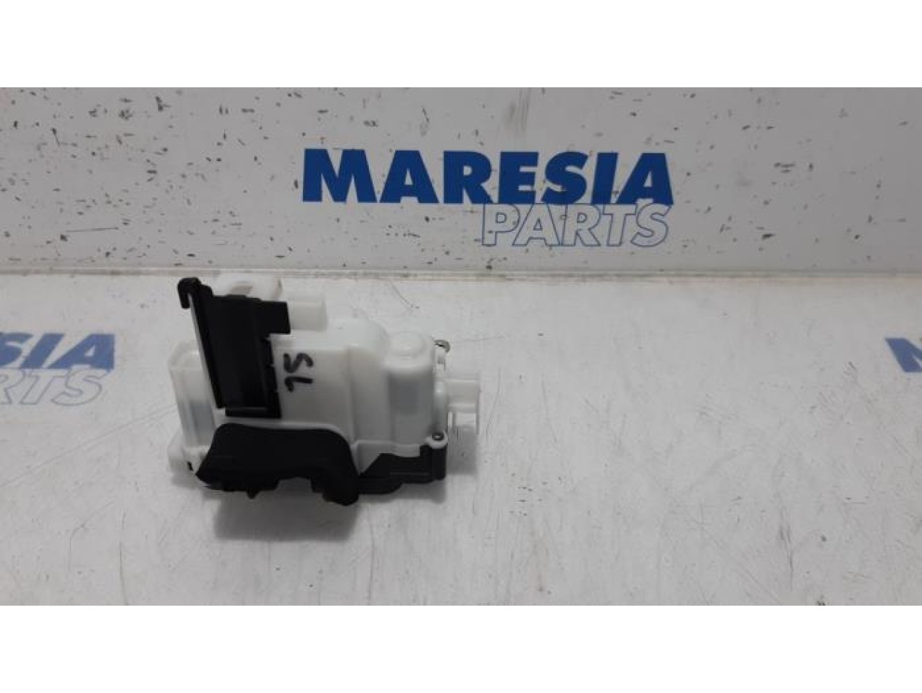 Opel - Combo - Minibus/van rear door lock mechanism