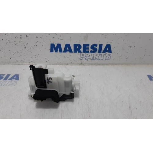 Opel - Combo - Minibus/van rear door lock mechanism