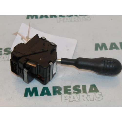 Renault - Twingo - Indicator switch