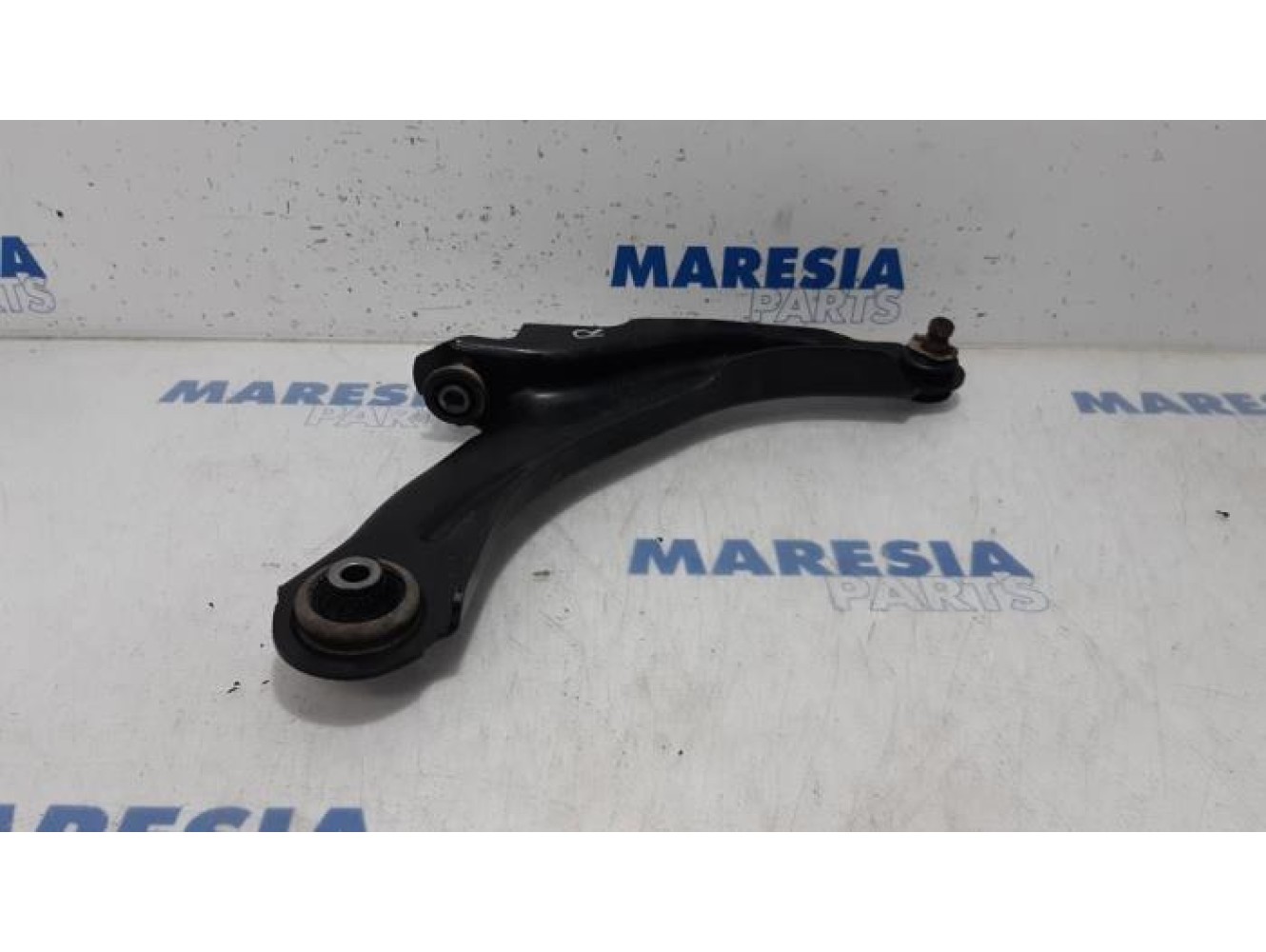Renault - ZOE - Front lower wishbone, right