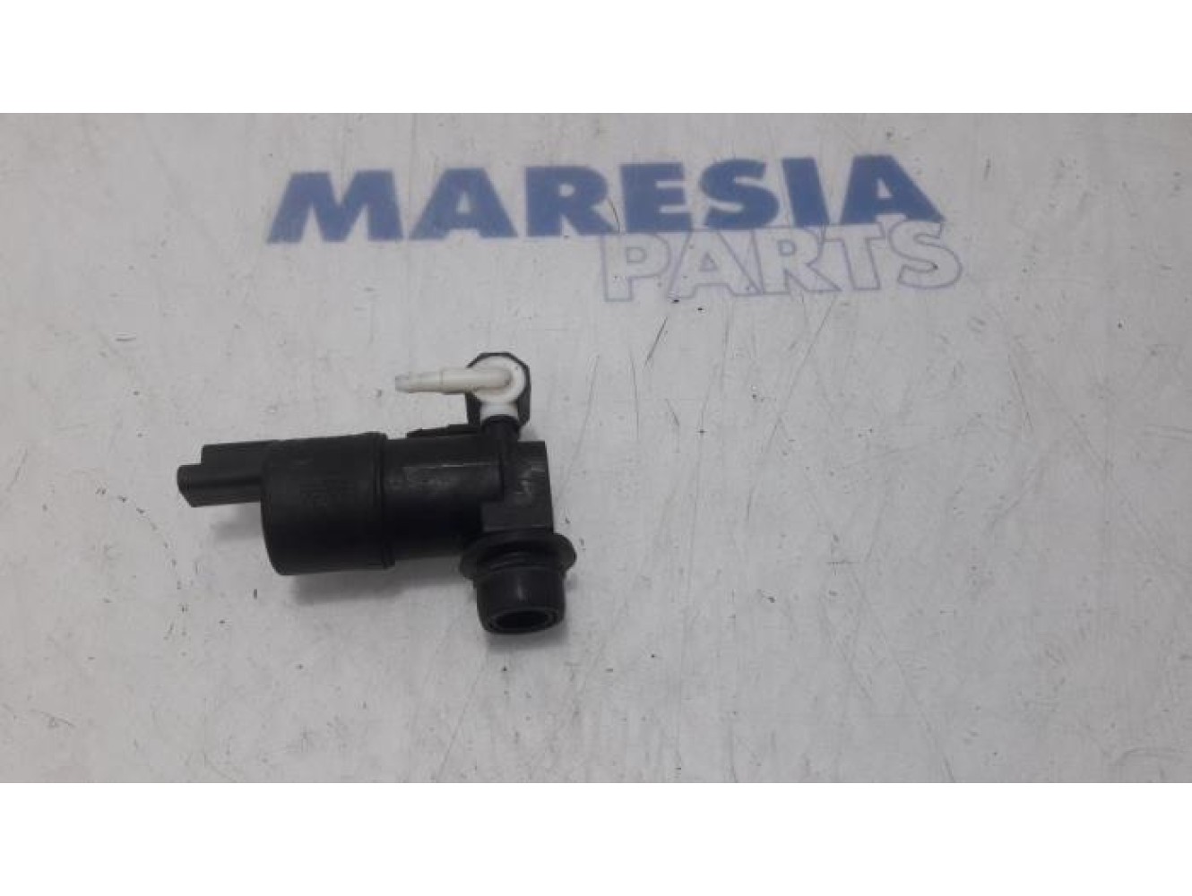 Renault - ZOE - Windscreen washer pump