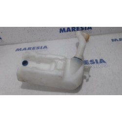 Renault - ZOE - Front windscreen washer reservoir