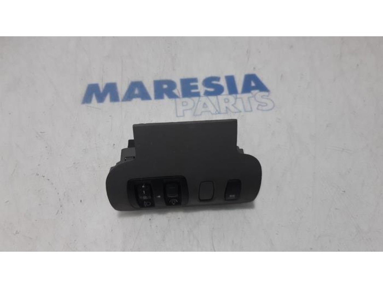 Renault - Grand Scenic - AIH headlight switch