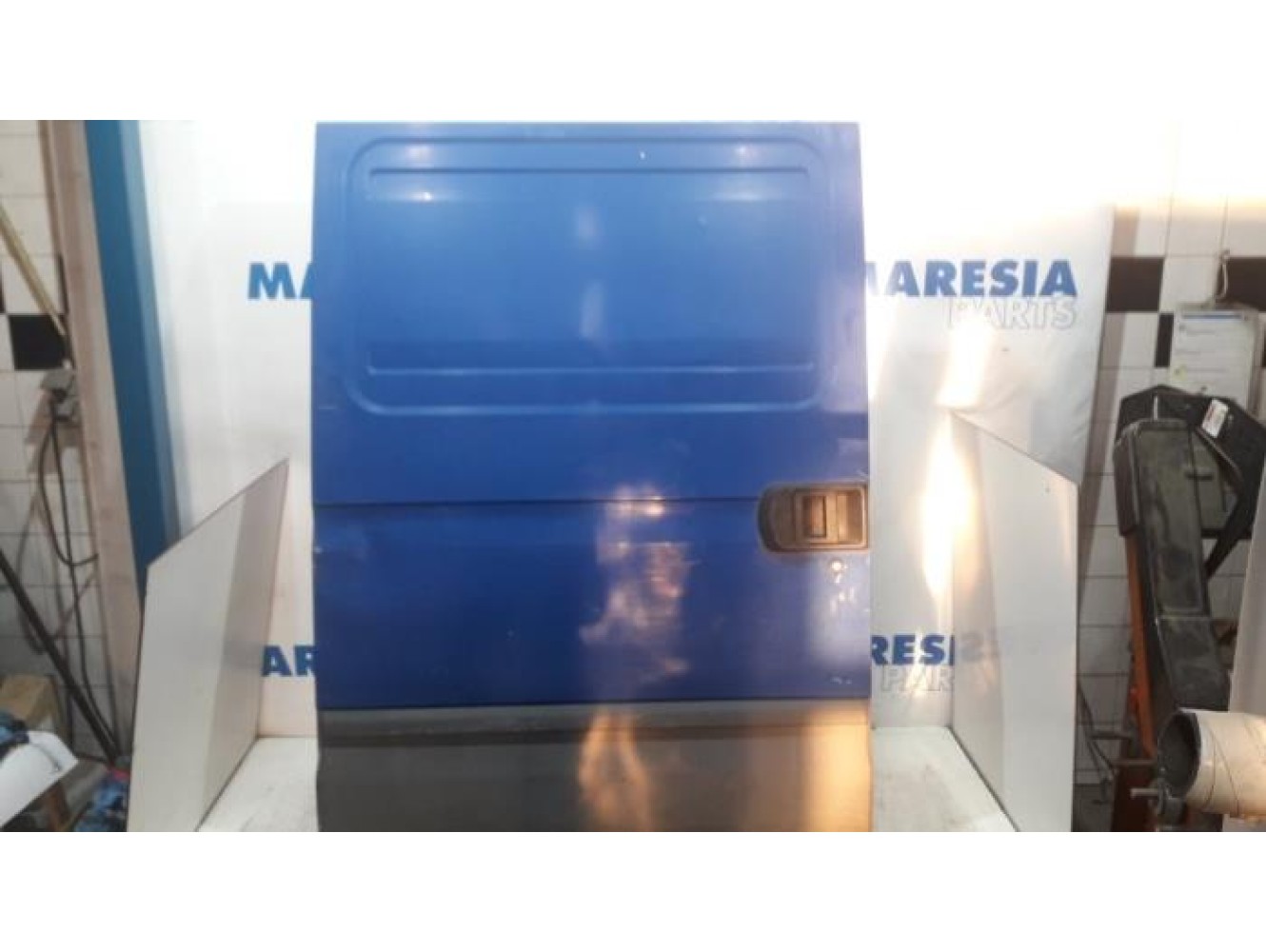 Iveco - Daily - Sliding door, right