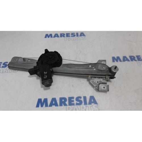 Renault - Scenic - Rear door window mechanism 4-door, right