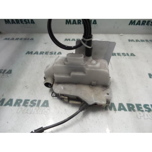 Renault - Megane - Front door lock mechanism 4-door, right