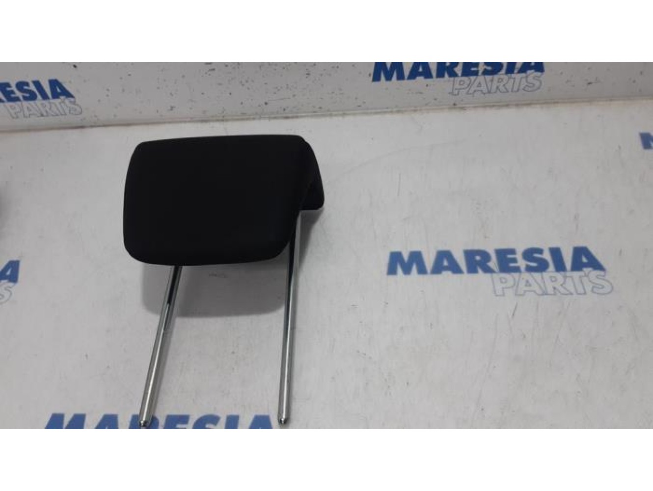 Fiat - Punto - Headrest