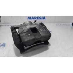 Renault - Scenic - Front brake calliper, left