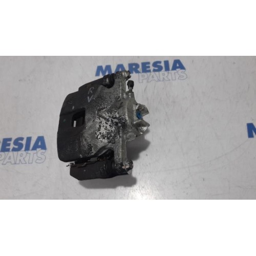 Renault - Scenic - Front brake calliper, right