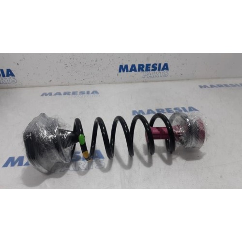 Renault - Scenic - Rear coil spring