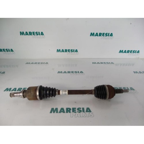 Renault - Megane Scenic - Aandrijfas links-voor