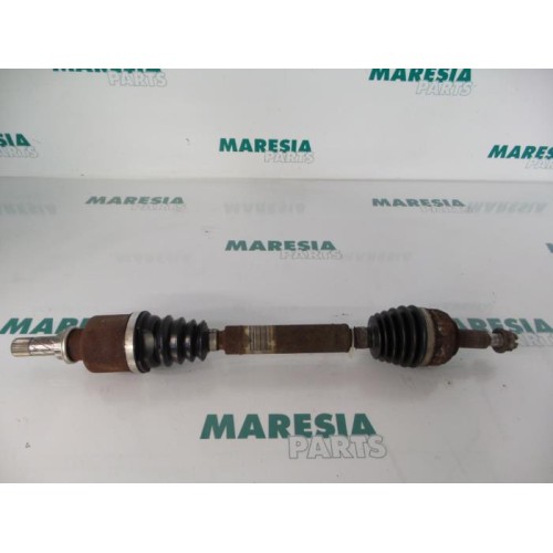 Renault - Megane Scenic - Aandrijfas links-voor