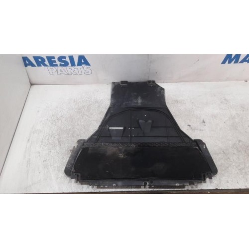 Renault - Scenic - Engine protection panel