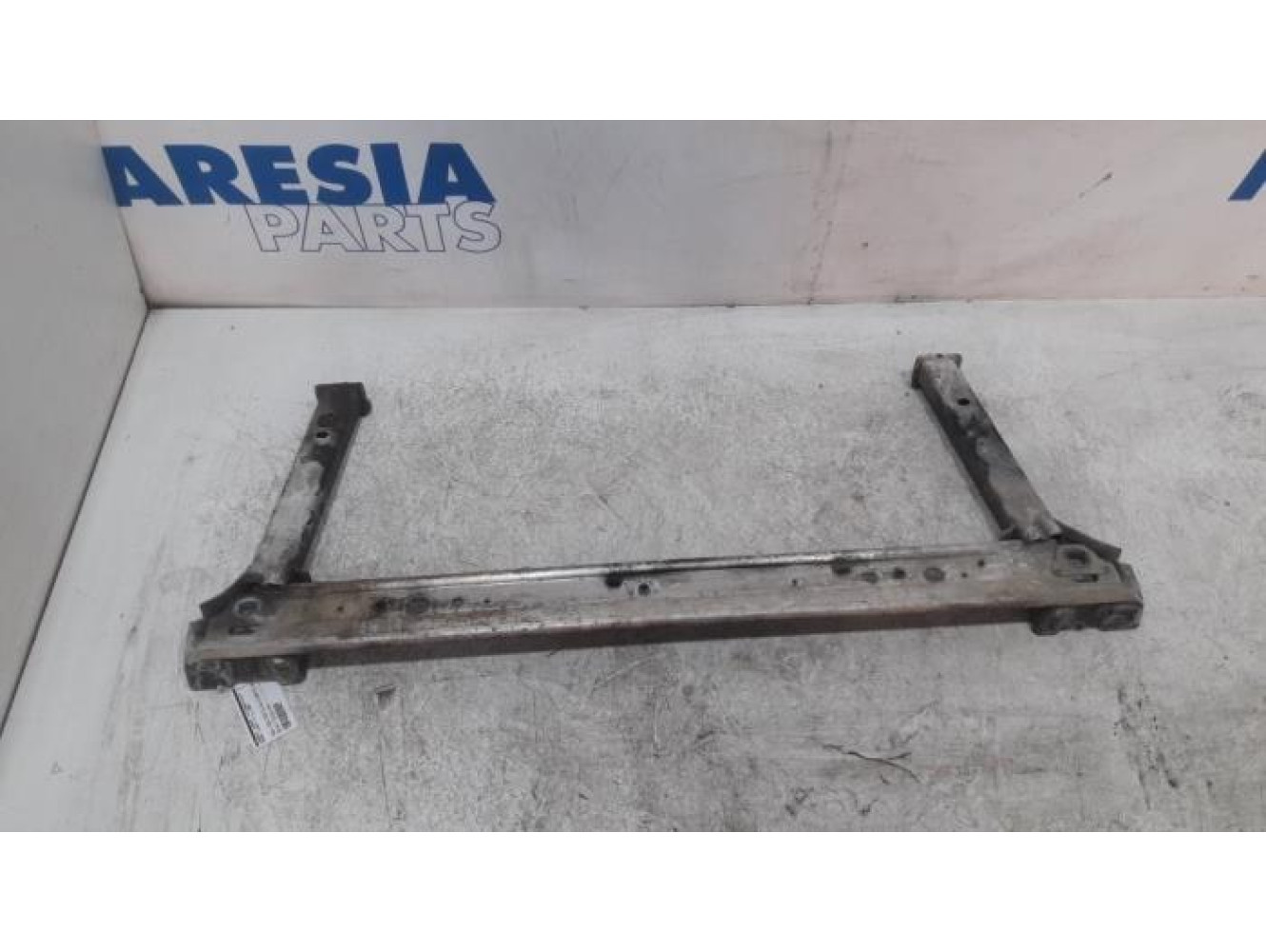 Renault - Scenic - Radiator bar