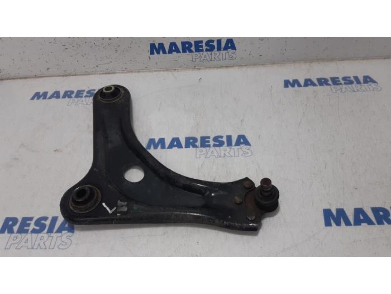 Peugeot - 208 - Front lower wishbone, left