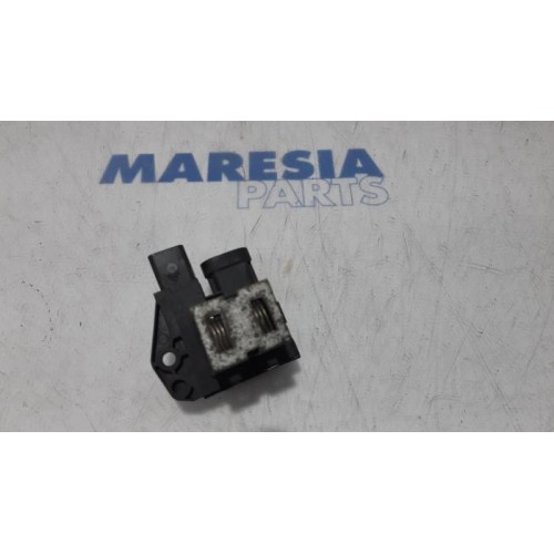 Peugeot - 208 - Cooling fan resistor