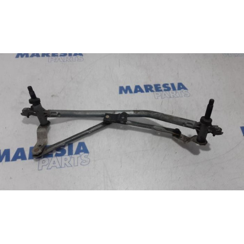 Peugeot - 208 - Wiper mechanism