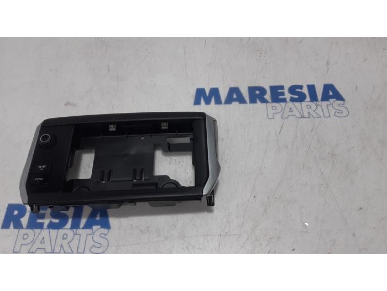 Peugeot - 208 - Multi-media control unit