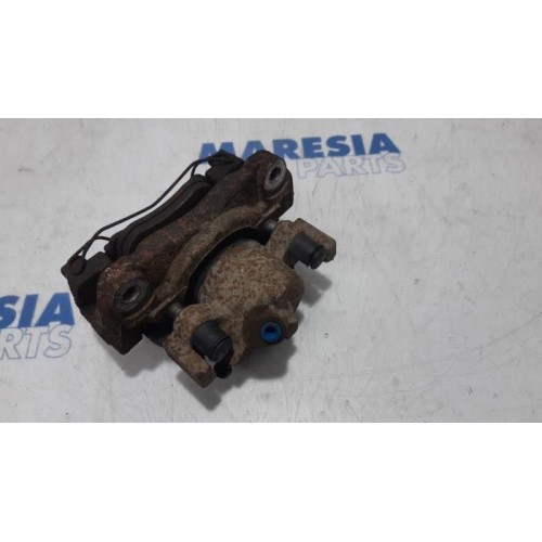 Renault - Scenic - Front brake calliper, right
