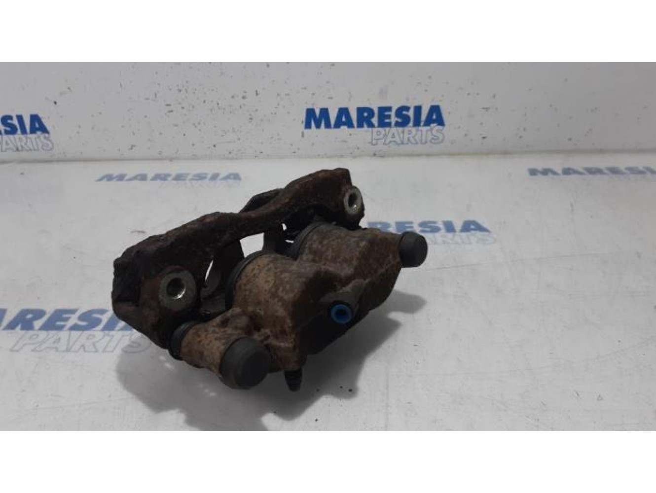 Iveco - Daily - Front brake calliper, left