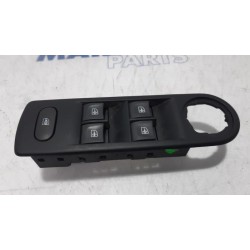 Renault - Clio - Multi-functional window switch