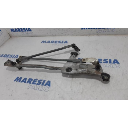 Peugeot - 308 - Wiper mechanism
