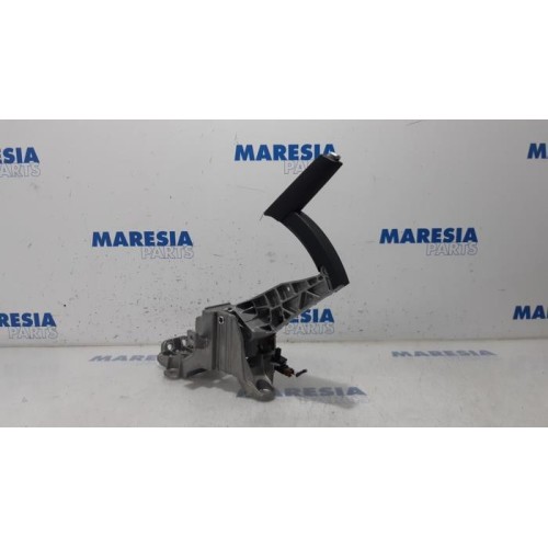 Peugeot - 308 - Parking brake mechanism