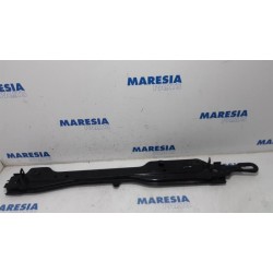 Renault - Scenic - Radiator bar