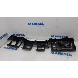 Renault - Scenic - Rear bumper bracket central