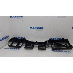 Renault - Scenic - Rear bumper bracket central