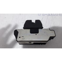 Peugeot - 208 - Tailgate lock mechanism