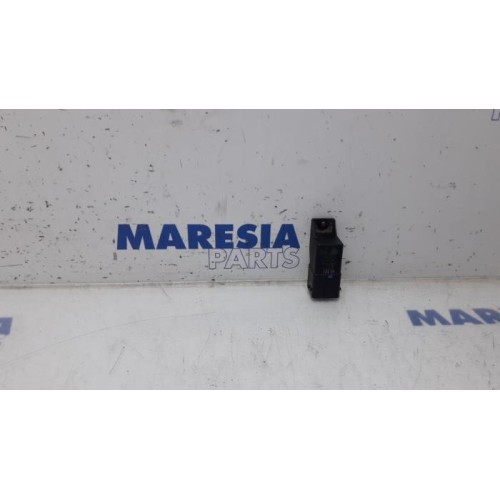 Peugeot - 208 - Glow plug relay