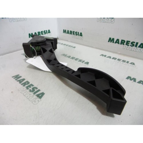 Alfa Romeo - 147 - Gaspedaalpositie Sensor