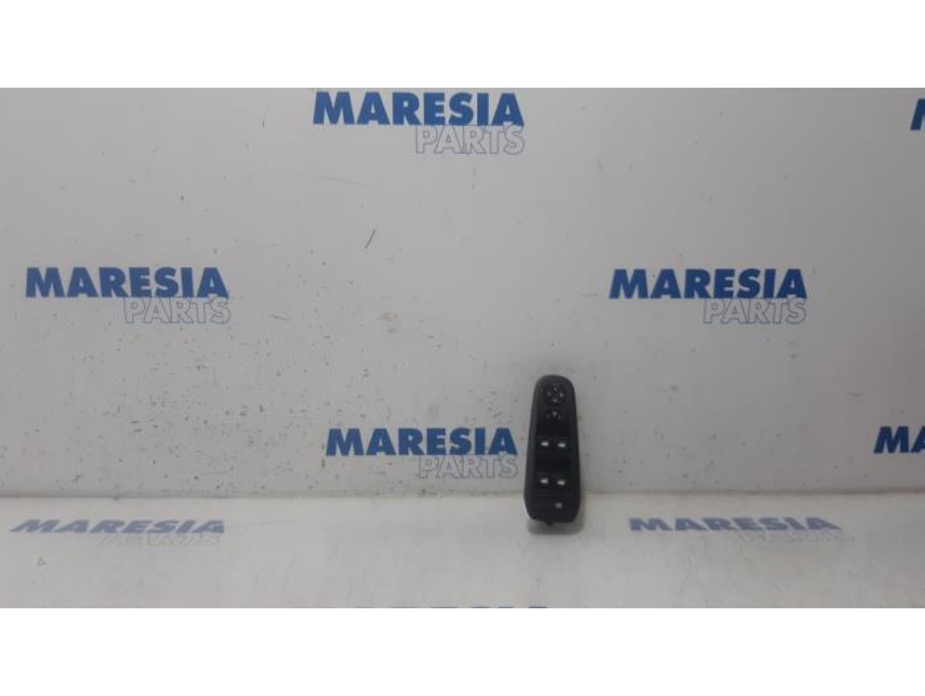 Peugeot - 308 - Multi-functional window switch