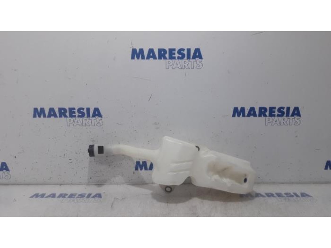 Fiat - 500 - Front windscreen washer reservoir