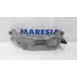 Peugeot - 208 - Engine mount