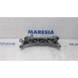 Peugeot - 208 - Engine mount