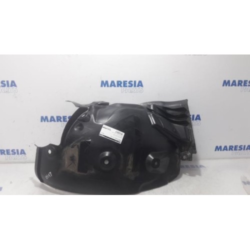 Renault - Megane - Wheel arch liner