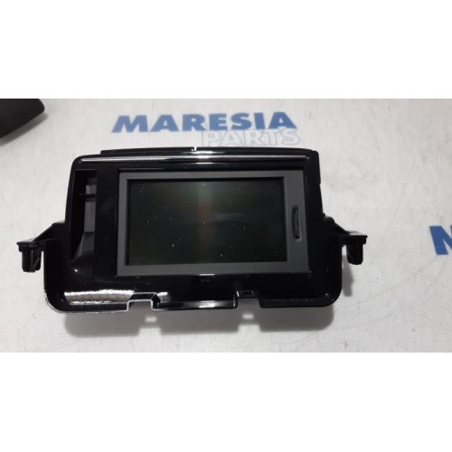 Renault - Megane - Navigation Display