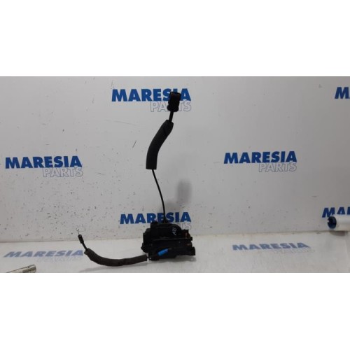Renault - Megane - Front door lock mechanism 4-door, right