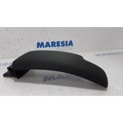 Renault - Megane - Armrest