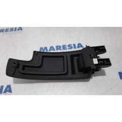 Renault - Megane - Armrest