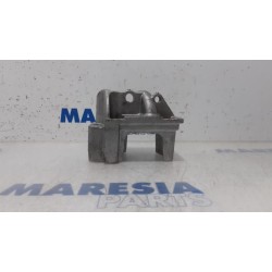 Opel - Combo - Engine mount