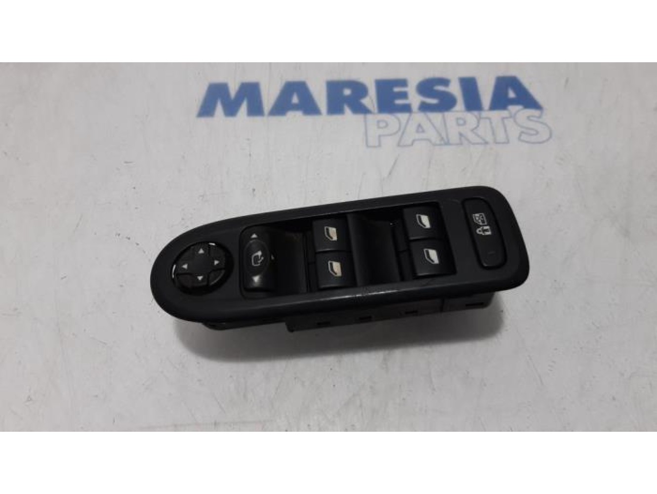 Peugeot - 508 - Multi-functional window switch